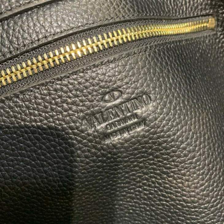 Picture of Valentino Handbags _SKUfw184167370fw